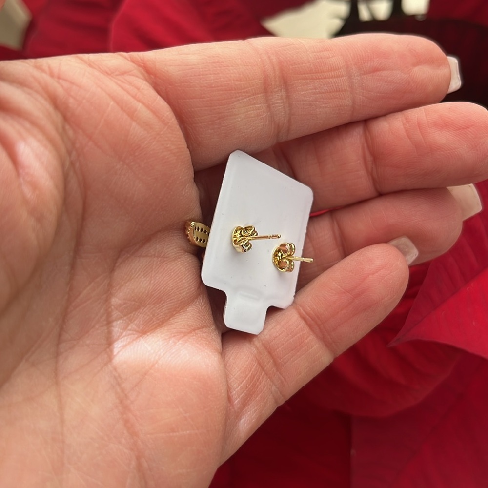 New 14K Gold plated butterfly earrings push back - Picture 5 of 6